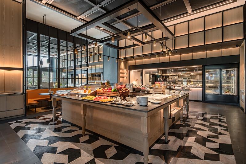 持十三行博物館門票於八里福朋喜來登酒店The Mesh Kitchen平日晚餐享9折優惠。