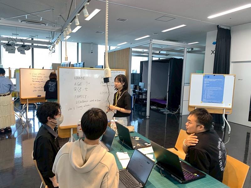 學生分享自己觀察到的年長者困境並進行討論