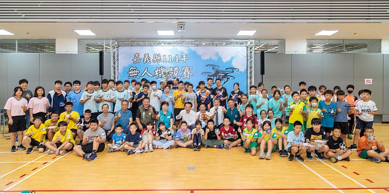 114年度嘉義縣無人機競賽 小選手一拚高下