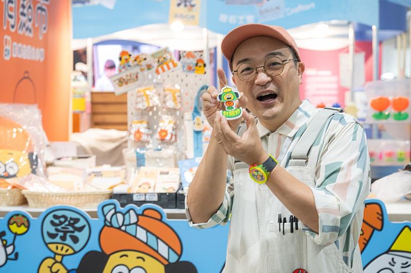 胡子碰碰作者 金澤信老師也會親臨文博會現場，為喜愛胡子碰碰的粉絲們進行簽繪活動。圖：有你共創提供。