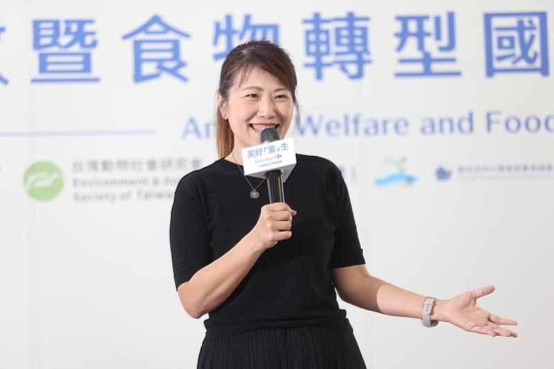 家樂福文教基金會蘇小真執行長。