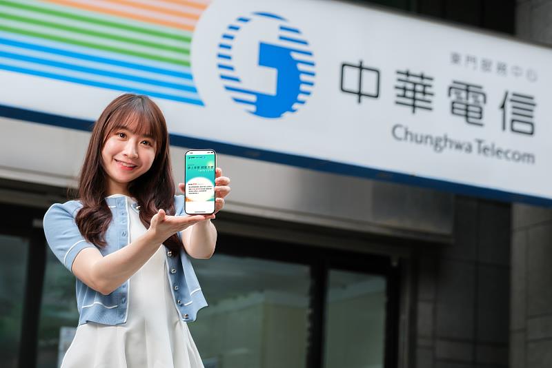 農曆七月慶贊中元，中華電信與全台12家知名廟宇合作推出線上普度植福服務。