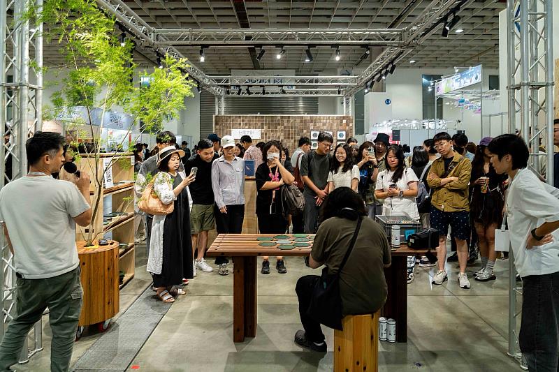 「2025臺灣文博會」吸引逾180位國際買家參與，展會期間成功舉辦超過1,400場業務媒合，一對一海內外買家媒合逾1,300場。