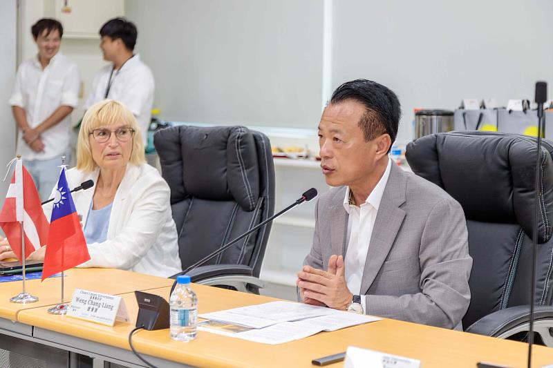 翁章梁接待拉脫維亞國會友台小組,深化無人機國際合作