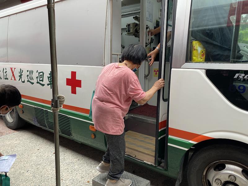 嘉縣年辦200場行動巡迴篩檢，揪潛藏結核病患