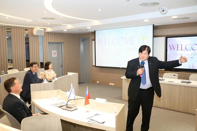 洪明奇校長歡迎以色列席巴醫療中心代表Eyal Zimlichman教授來台灣學術交流。
