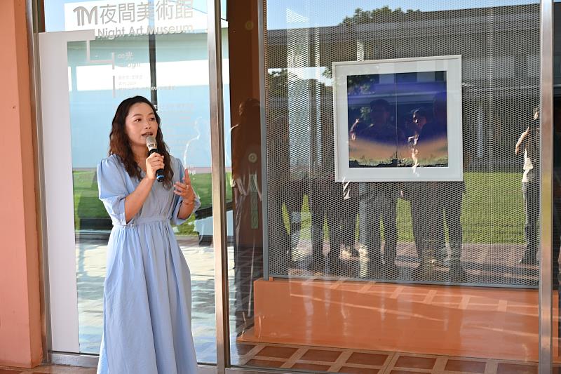 打破時間界線 全台首座以「夜間觀賞」策展核心正式啟動 臺東美術館夜間展覽吸引民眾駐足