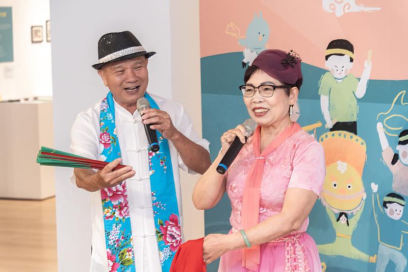 客家民謠研究協會以唱客家山歌揭開活動序幕