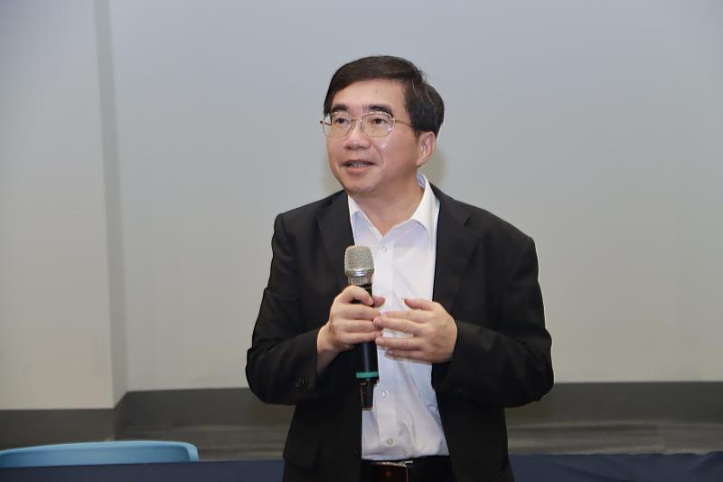 農糧署陳啓榮副署長主持花卉產業座談會