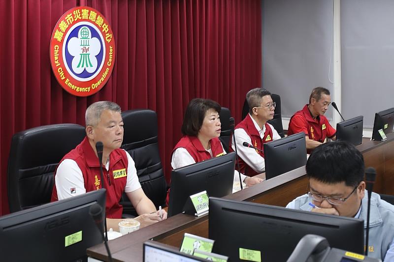 防範楊柳颱風 嘉市災防中心一級開設 黃敏惠市長指揮防颱應變 (1)
