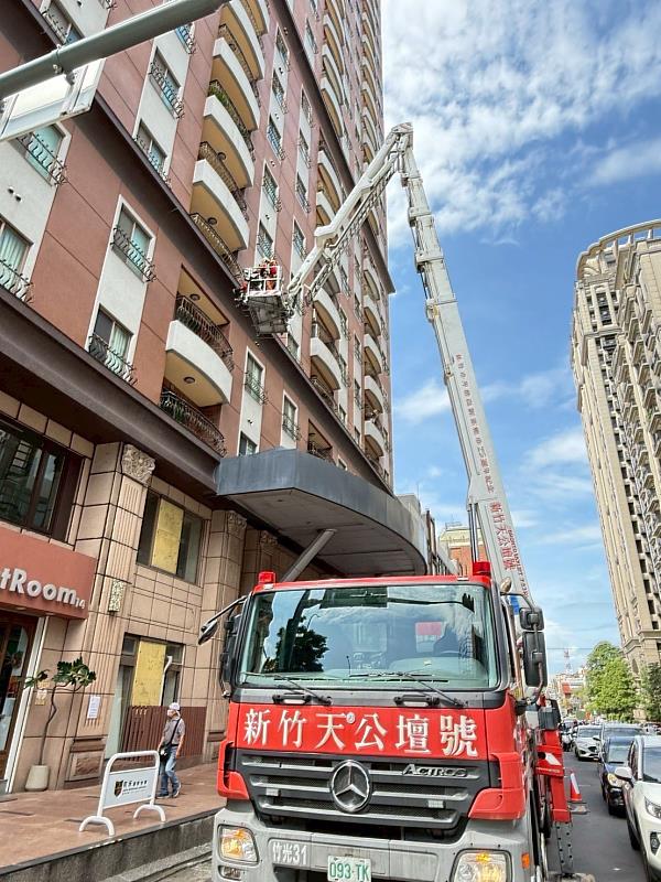 消防局進行大規模消防搶救演練