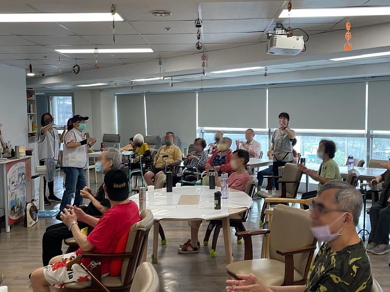 植愛於心 志工同行 送暖進長照共創長輩歡笑日