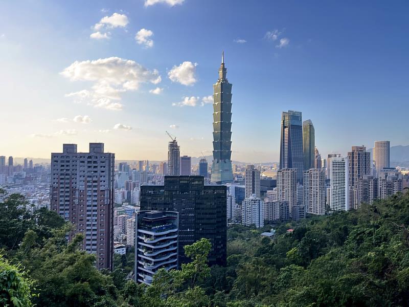 永慶房產集團統計近一年台北市各行政區的套房租金,信義區套房平均月租金破3萬元,位居北市12行政區第一。