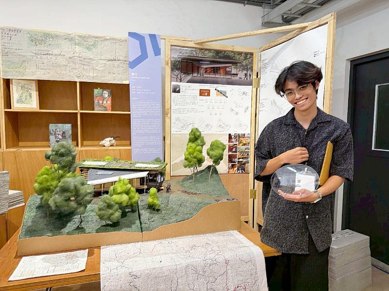 南華大學建築系周承雋以《Tunkul窗口-從山屋進入內本鹿學習之路》作品，榮獲2025「Build-Up Taitung 臺東設計徵件暨展覽」金質獎。