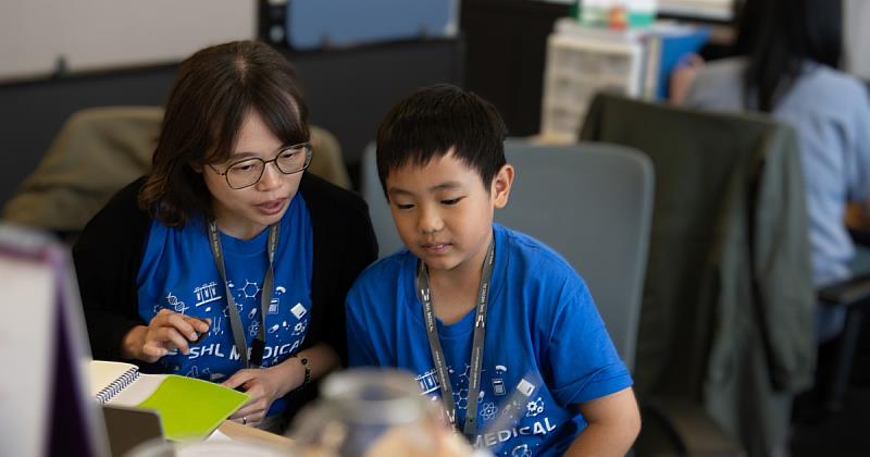 瑞健未來日讓同事帶孩子們來上班 更加了解父母的工作與使命