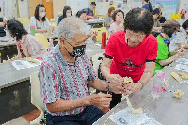 第三人生大學之專班課程學習方式彈性多元，可依自身需求規劃，讓人生下半場更加精彩。