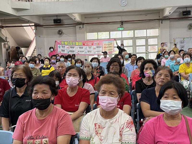 「照顧不孤單，雄愛同行」 嘉義縣舉辦失智照護家屬座談會