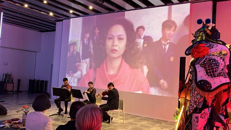 巴雀藝術在「電影之夜」演奏影展選映電影《上山》、《光陰的故事》、《飲食男女》及《大俠梅花鹿》等片的歌曲,並搭配播放每部影片的珍貴片段,讓人陶醉在臺灣電影的迷人氛圍裡。