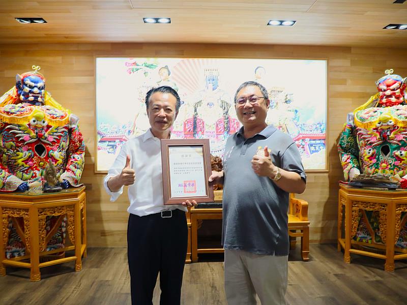 嘉義縣樸仔媽微型利他慈善會加碼捐助微型保險 保額提高至50萬元