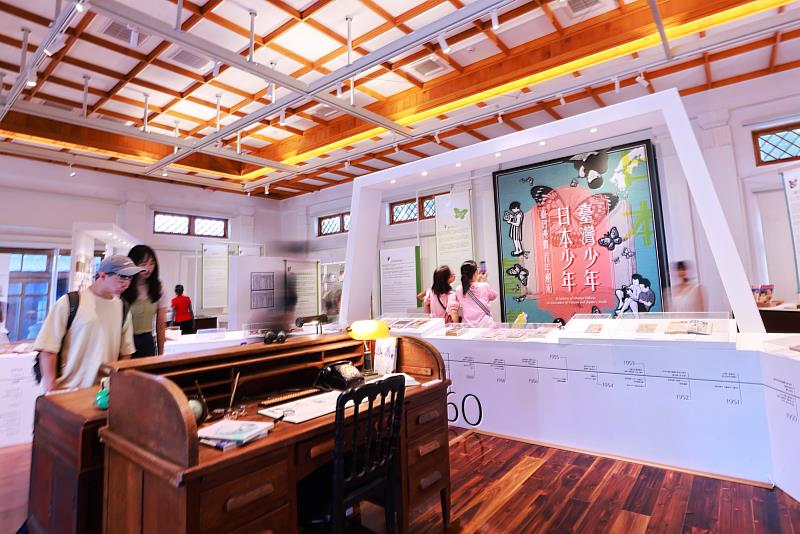 「臺灣少年與日本少年-臺日漫畫·百年邂逅」國際交流展介紹從日治時期起,臺日少年漫畫文化彼此交織、相互影響的百年歷程。