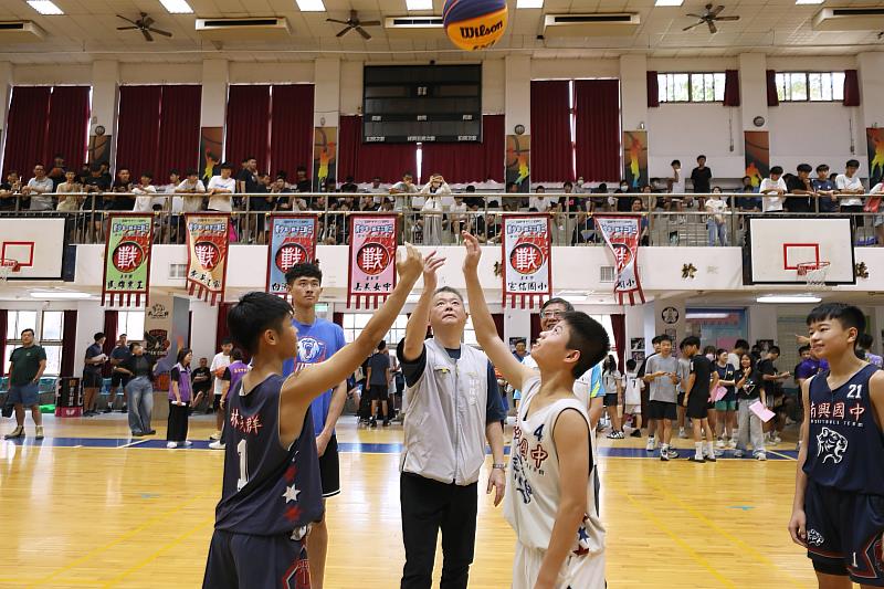 林瑞彥副市長為活動開球 (2)