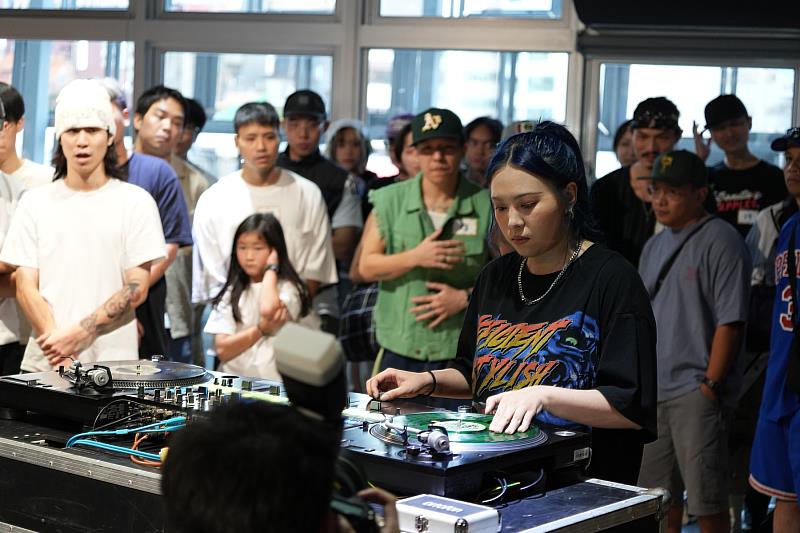 府中15同步舉辦「Turntable Jam DJ對決賽」。