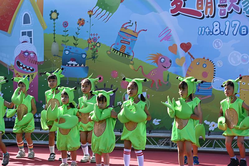 臺東「萌獸家年華」開跑！400名祖孫共度溫馨時光