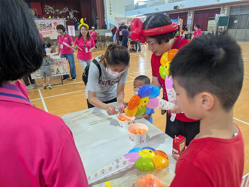 【世代攜手，共感共融】三代齊心趣味接力運動會