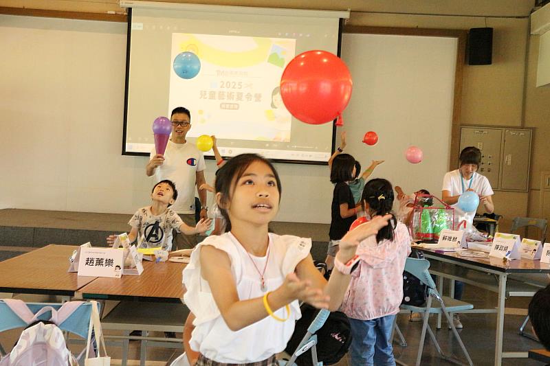 用「紙」激盪學童想像力 東美館「紙藝奇幻」夏令營開營！
