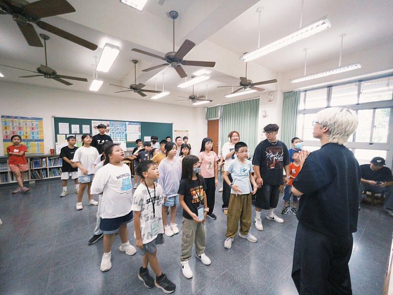 練習共融音樂劇舞蹈〈西港，我長大的地方〉