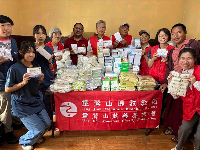 靈鷲山慈善基金會捐贈醫療物資一批。（圖由靈鷲山慈善基金會提供）