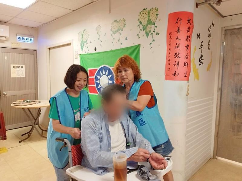 基隆市信義區團委會父親節慰訪宏祈養護中心