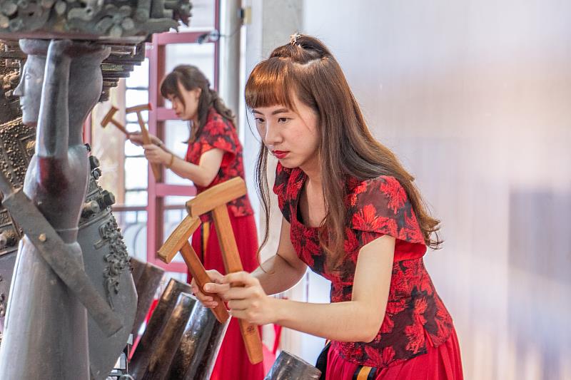 曾侯乙編鐘《王者之聲—再現千年古樂》音樂會表演者。