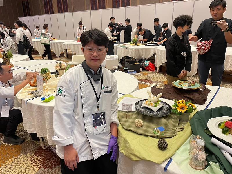 陳嘉吟在2023參與「國際亞洲餐飲挑戰賽」榮獲「兒童特色餐展示」銀牌