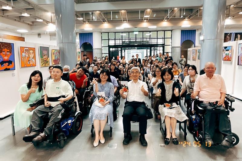 方前副校長帶領教職員生參與愛無礙圓夢計畫開幕茶會