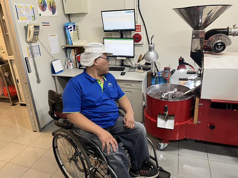 伯立歐家園透過訓練讓不同障別的身障員工學習工作技能媒合至外界就業(頂新和德文教基金會提供)