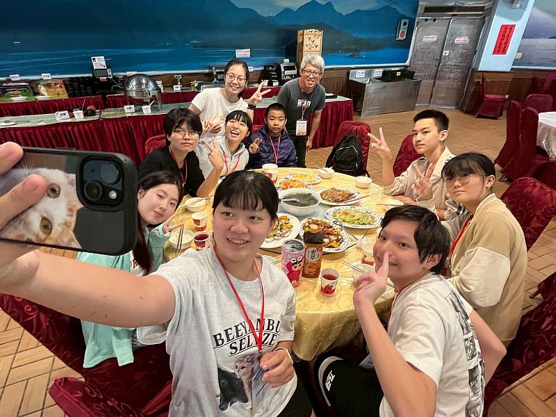 兒少代表開心用餐