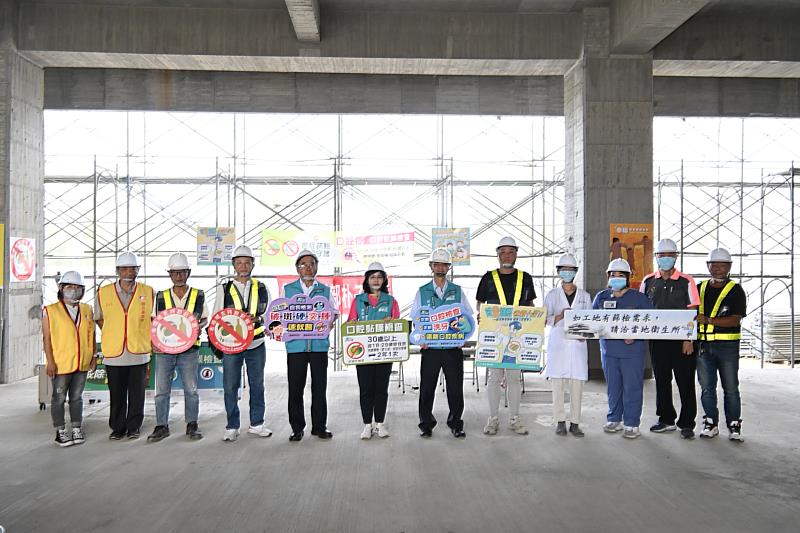嘉縣攜手建築業前進工地推「口腔癌篩檢」，守護勞工健康