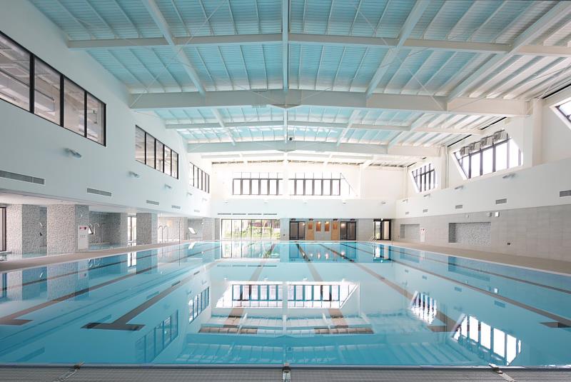 香山綜合休閒運動館泳池。