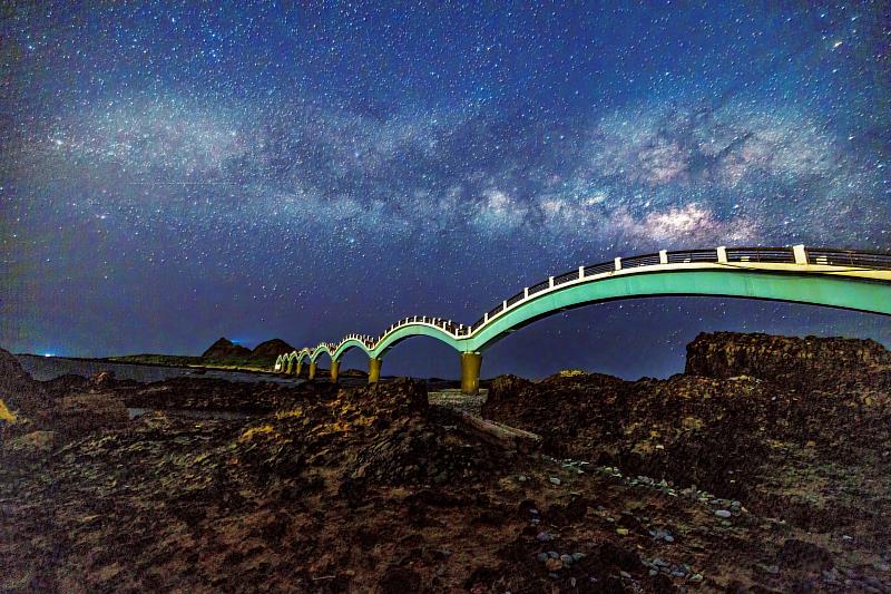 「台東最美星空音樂會」23日三仙台登場 陳華、甜約翰 Sweet John 輪番開唱 星空樂聲點亮東海岸(照片台東縣政府提供)