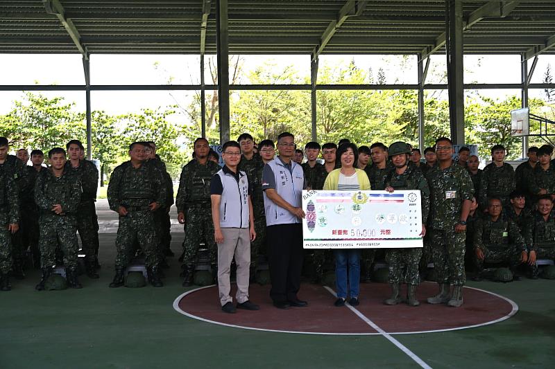 關懷後備軍人教召訓練 饒慶鈴今太平營區勞軍 向精進戰技、守護家園召員致敬 頒發獎金表彰貢獻