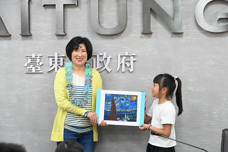 支持孩子關心公共事務！國小學童拜訪縣長饒慶鈴暢談家鄉事