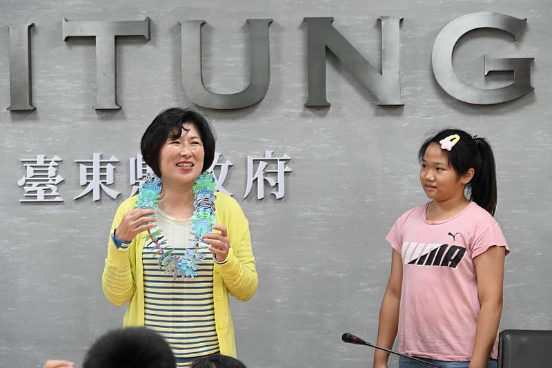 支持孩子關心公共事務！國小學童拜訪縣長饒慶鈴暢談家鄉事