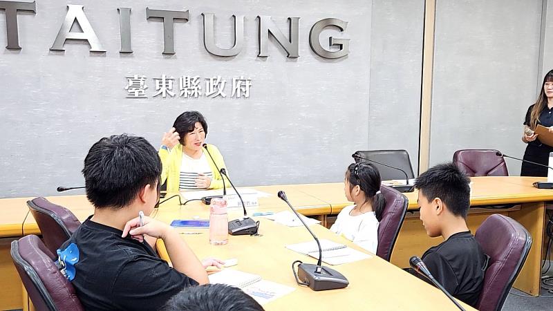 支持孩子關心公共事務！國小學童拜訪縣長饒慶鈴暢談家鄉事