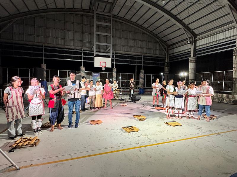 全體音樂人與學員共同演繹〈太魯閣歌謠組曲〉，展現學習成果與創作能量
