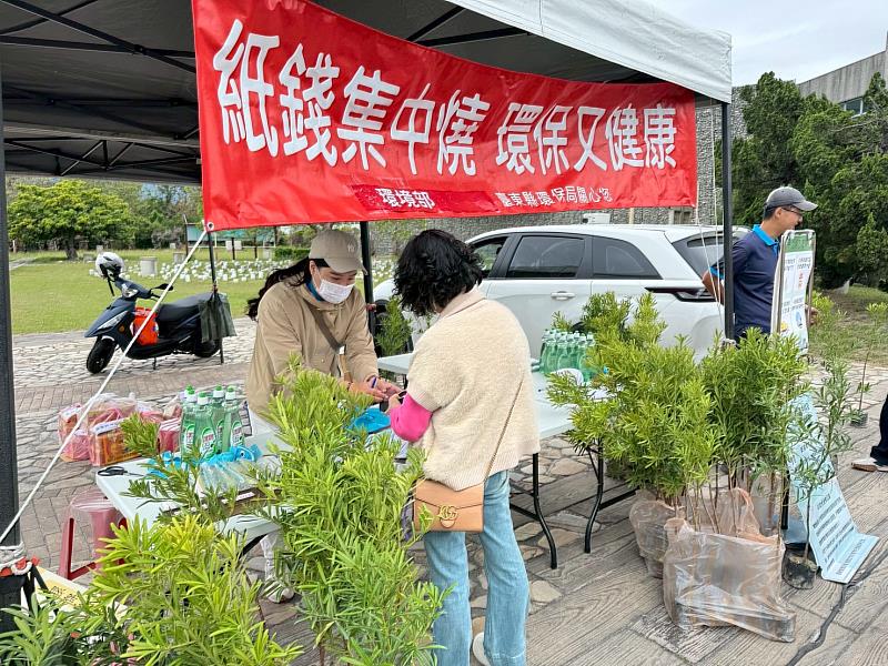 中元祭祀也環保！臺東環保局淨爐祈福 呼籲紙錢集中燒 護空氣
