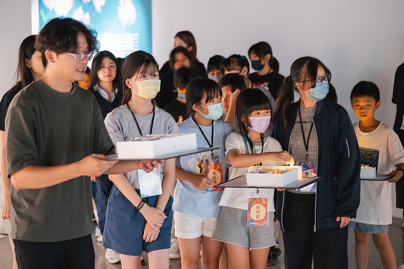 製作新竹241藝術空間展場模型，學習策展動線與空間設計。