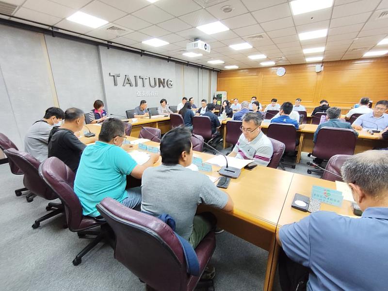 臺東縣召開 8月份道安會報 饒慶鈴縣長指示颱風汛期 應督促承商依各項交通維持計畫落實執行