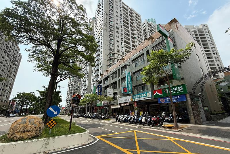 台南市北區近年因新光三越進駐火車站周邊，加上兵工廠開發題材加持，房市重心逐漸向車站周邊擴展。