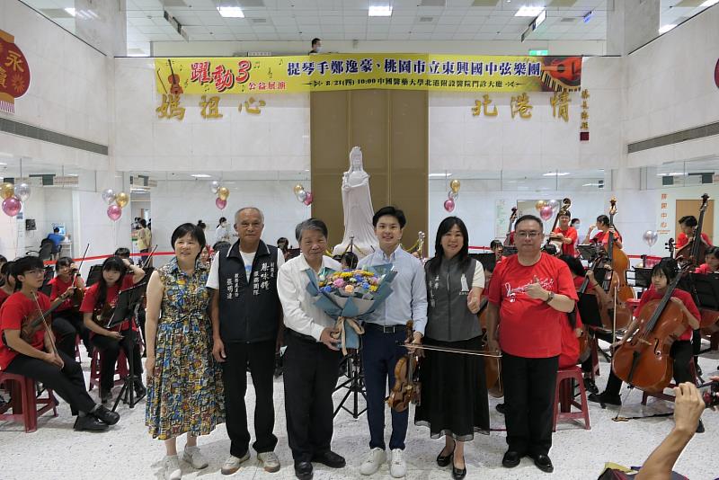 林榮生副院長感謝音樂家及樂團參與「躍動3」弦樂展演圓滿成功。